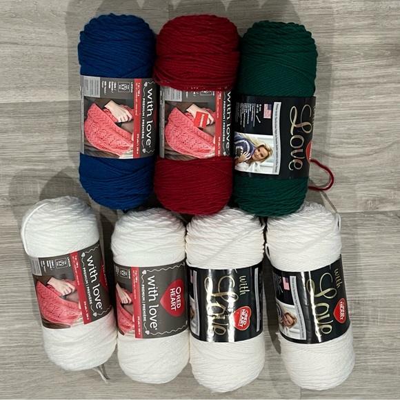 NWT Set of 7 Skeins Red Heart With Love Yarn (White/Red/Green/Blue) Medium Wt #4 - Picture 4 of 16